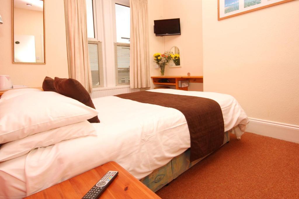 Surfside Stop New Quay Rom bilde