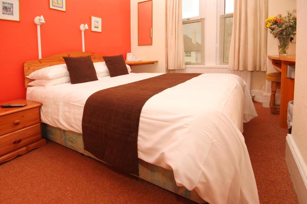 Surfside Stop New Quay Rom bilde