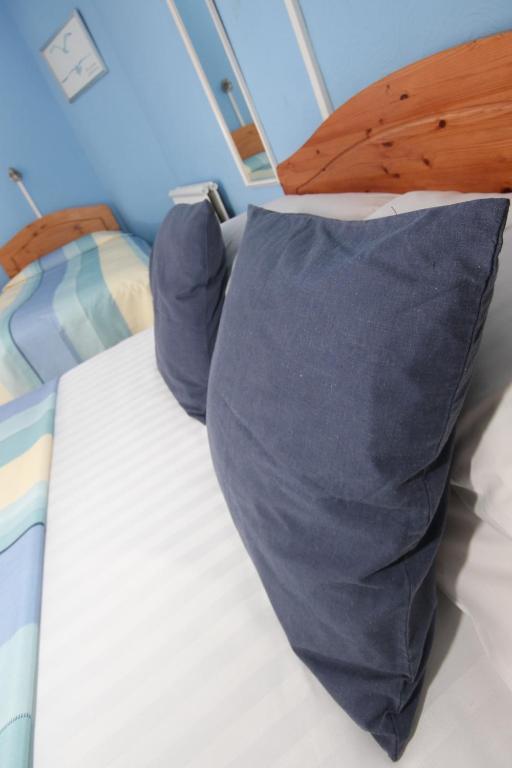 Surfside Stop New Quay Rom bilde