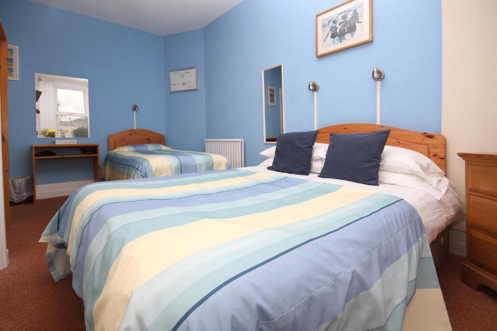 Surfside Stop New Quay Rom bilde