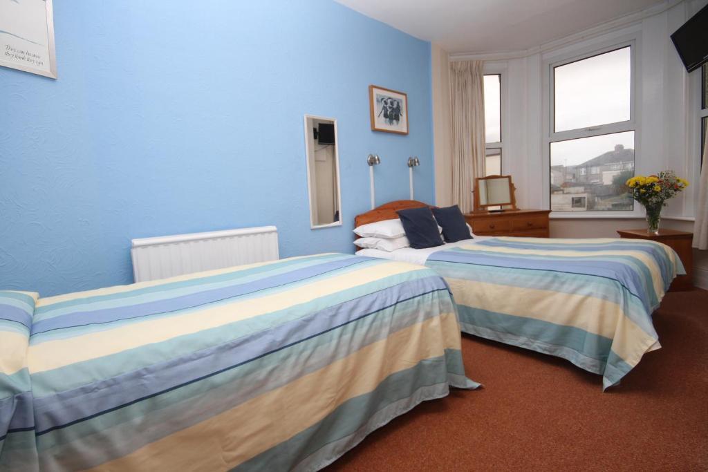 Surfside Stop New Quay Rom bilde
